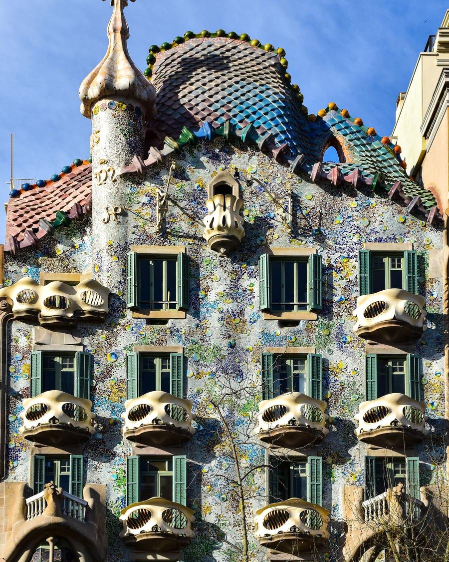 Fachada modernista en Barcelona